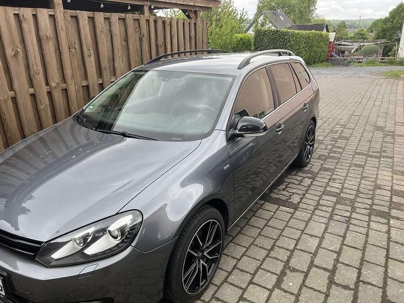 Grau Gebraucht 2013 VW Golf VII Match Kombi | 4.000 € (Superpreis) - Bild 1/4
