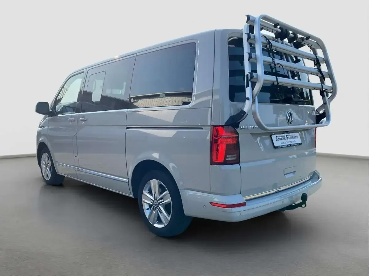 Gebraucht VW Multivan Highline 199 PS (146 kW) 2020 Ascotgrau Van / Kleinbus