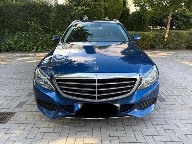 Gebraucht Mercedes C220 179 PS (131 kW) 2015 Blau Kombi