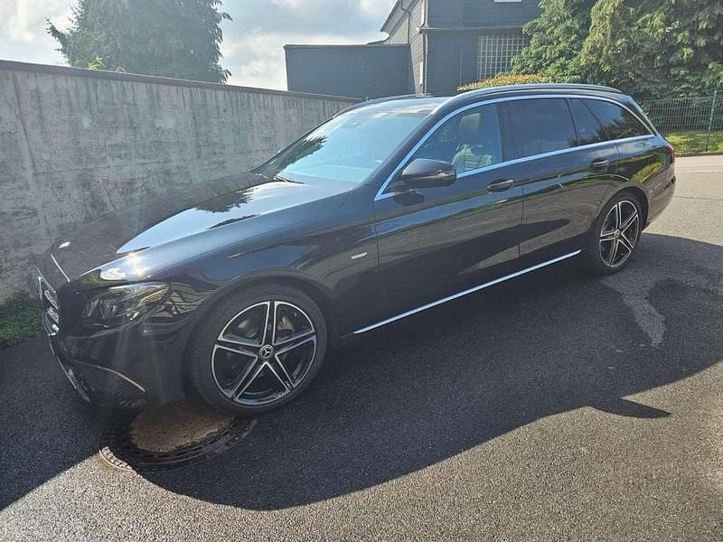 Schwarz Gebraucht 2018 Mercedes E300 Kombi | 26.700 € (Guter Preis) - Bild 1/4