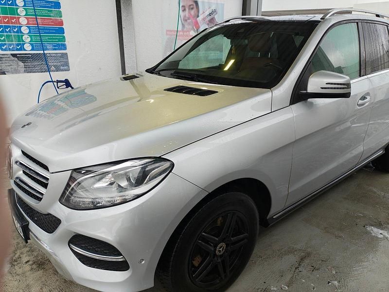 Gebraucht Mercedes GLE250 204 PS (150 kW) 2018 Silber SUV