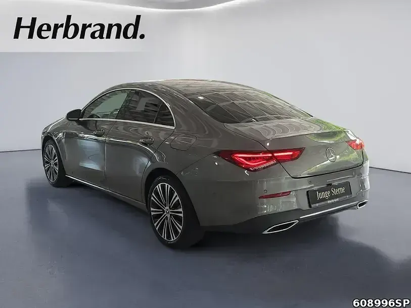 Gebraucht Mercedes CLA180 Progressive 136 PS (100 kW) 2023 Grau Coupé
