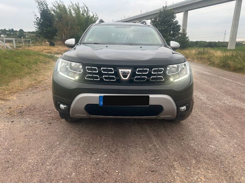 Schwarz Gebraucht 2020 Dacia Duster Prestige SUV | 15.500 € (Superpreis) - Bild 1/4