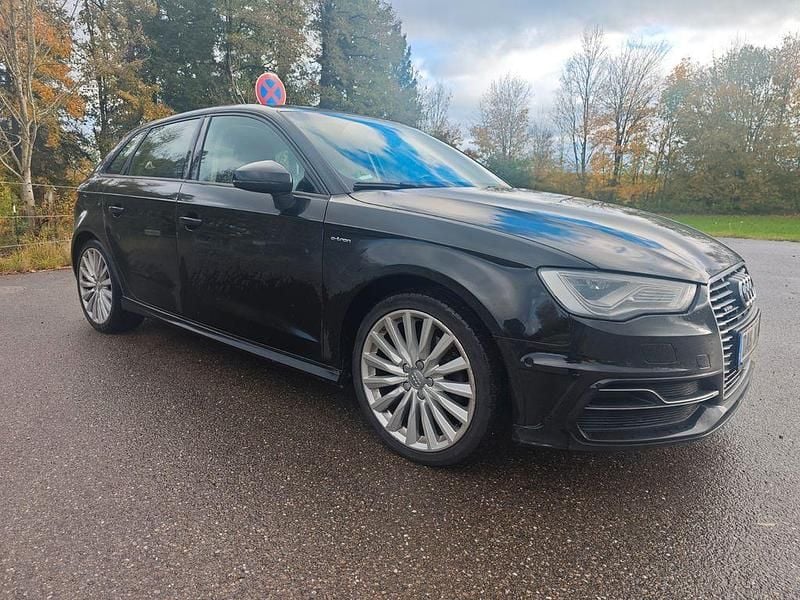 Schwarz Gebraucht 2015 Audi A3 e-tron Sport Kleinwagen | 14.790 € (Etwas zu teuer) - Bild 1/4