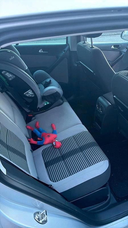 Gebraucht VW Tiguan 140 PS (102 kW) 2011 Silber SUV