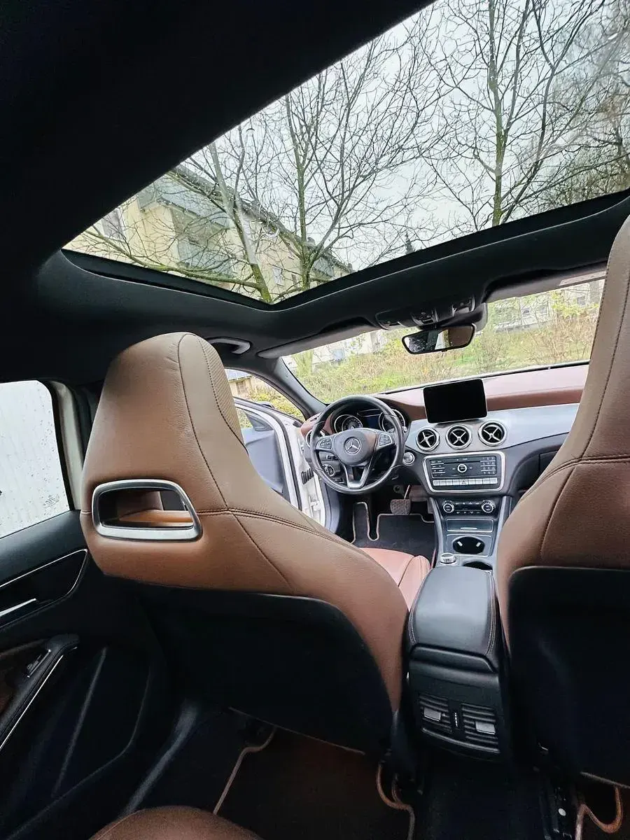 Gebraucht Mercedes GLA220 177 PS (130 kW) 2017 Braun SUV