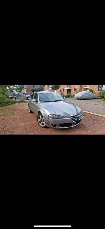 Grau Gebraucht 2005 Alfa Romeo 147 Kleinwagen | 1.500 € (Etwas zu teuer) - Bild 1/4