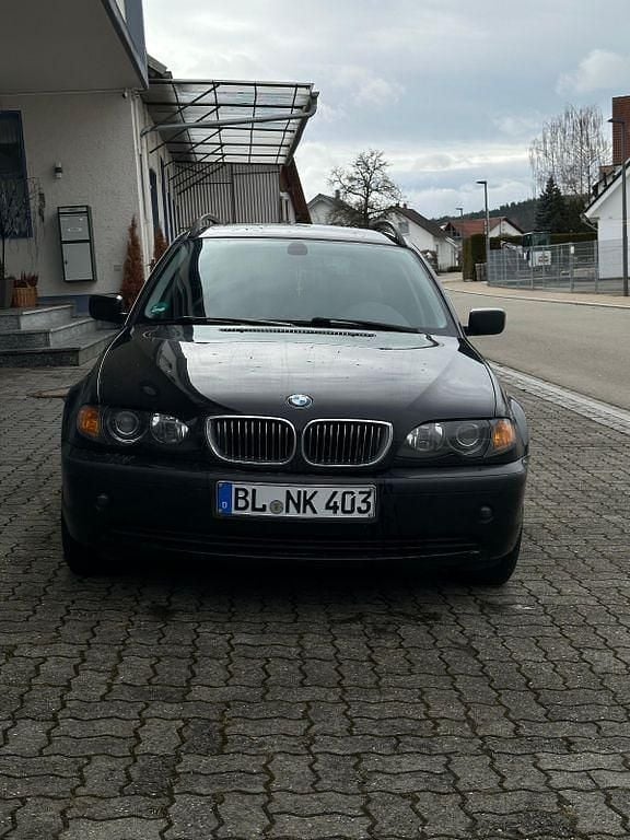 Gebraucht BMW 325 M Sport 192 PS (141 kW) 2002 Schwarz Kombi