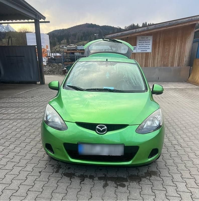 Gebraucht Mazda 2 75 PS (55 kW) 2011 Grün Kleinwagen