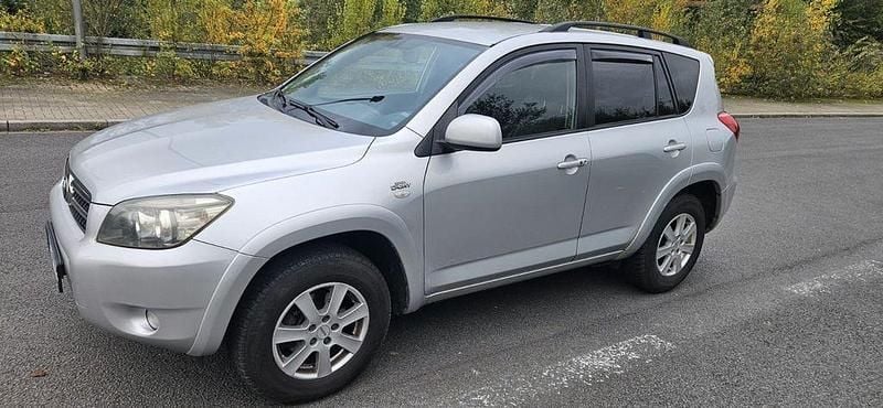 Silber Gebraucht 2006 Toyota RAV4 SUV | 3.950 € (Fairer Preis) - Bild 1/4