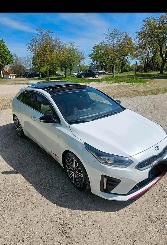 Gebraucht Kia ProCeed GT 204 PS (150 kW) 2021 Weiß Kleinwagen
