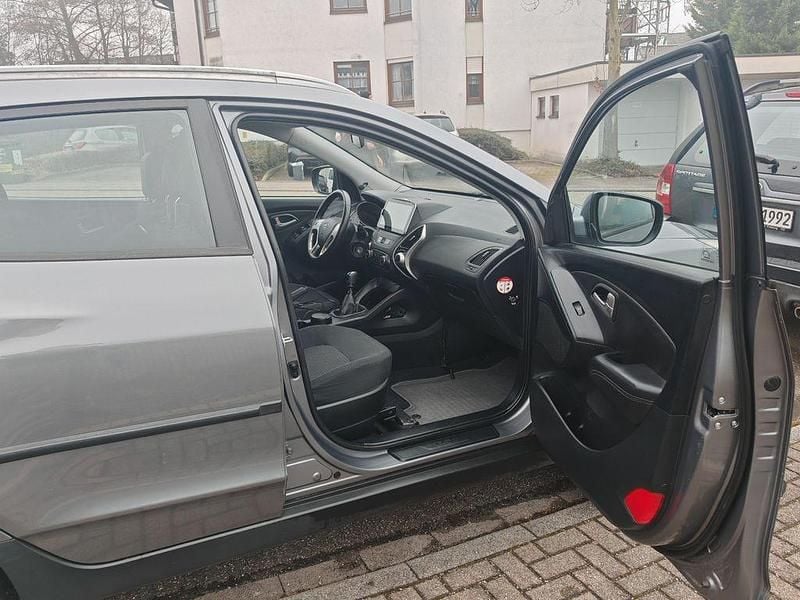 Gebraucht Hyundai ix35 Trend 135 PS (99 kW) 2012 Grau SUV