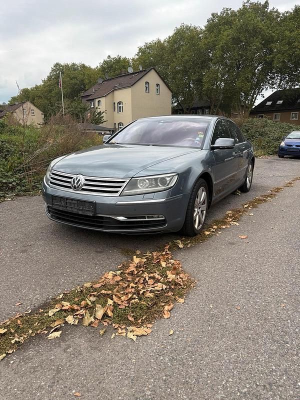 Grau Gebraucht 2013 VW Phaeton Limousine | 5.999 € (Superpreis) - Bild 1/4