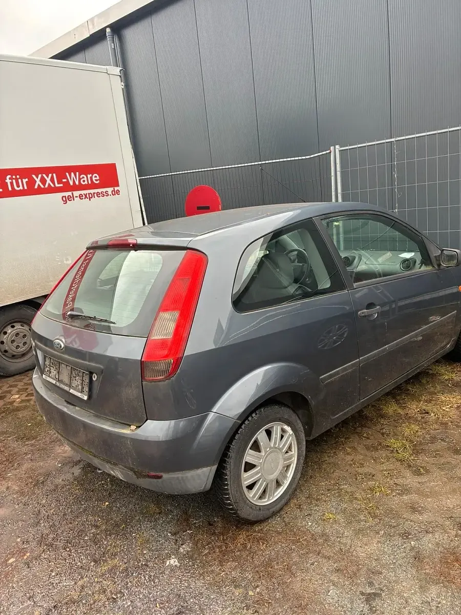 Usata Ford Fiesta 2003 Grigio Utilitaria