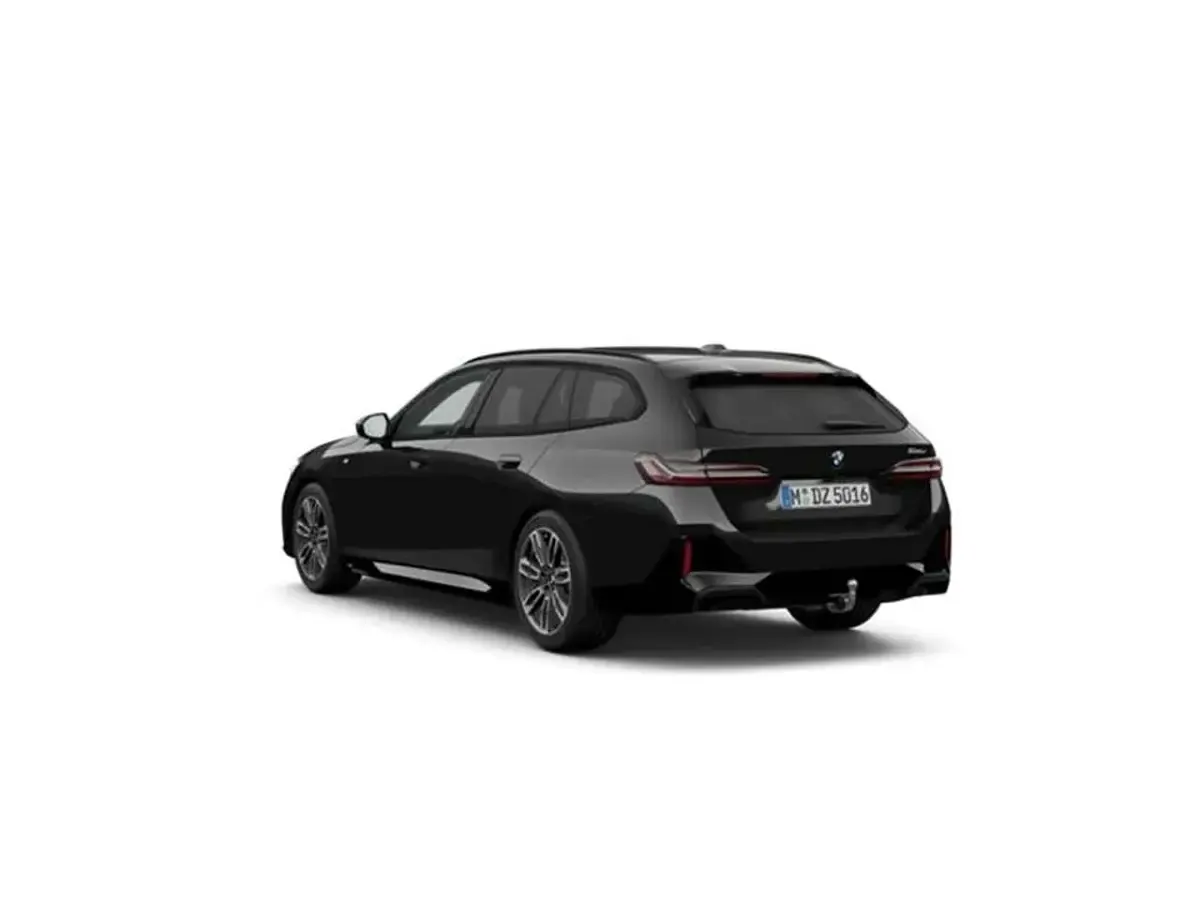 Neu BMW 520 197 PS (144 kW) 2026 Saphirschwarz metallic Kombi