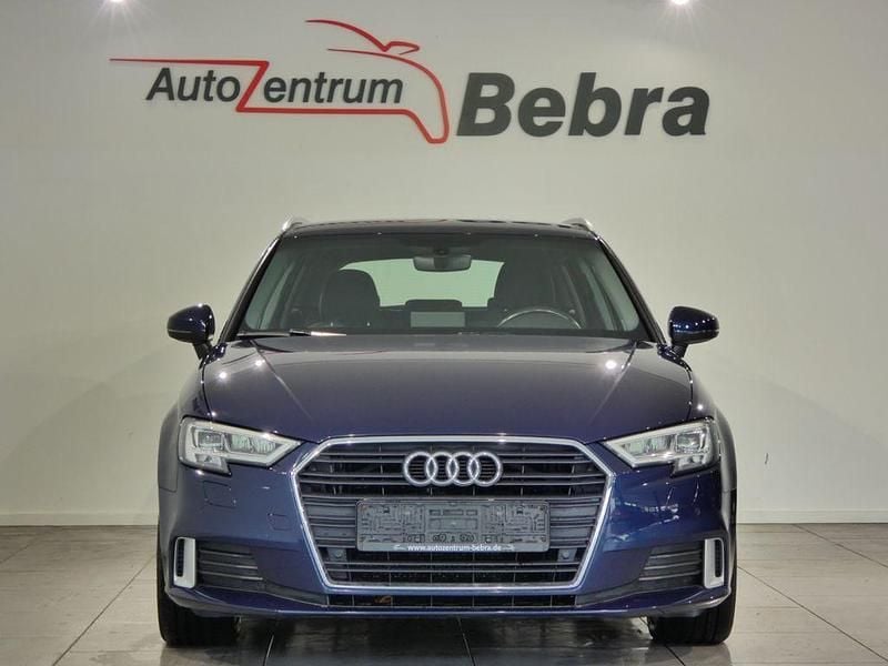 Gebraucht Audi A3 Sport 131 PS (96 kW) 2019 Kosmosblau Limousine