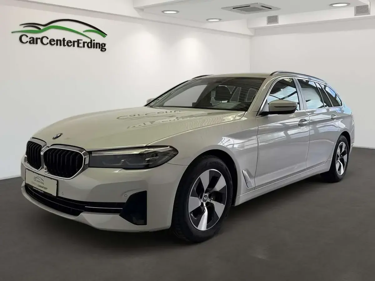 Second-hand BMW 520 184 CP (135 kW) 2023 Alb Break