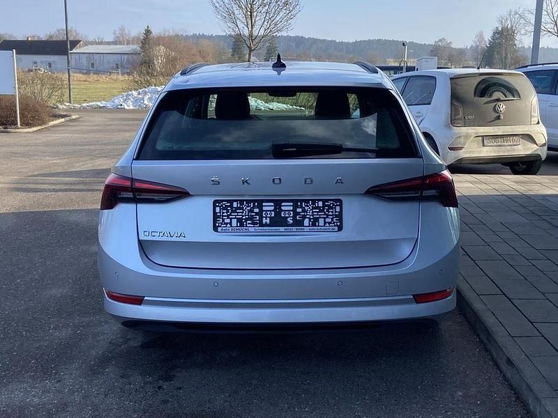 Usata Skoda Octavia 116 CV (85 kW) 2023 Argento Station wagon