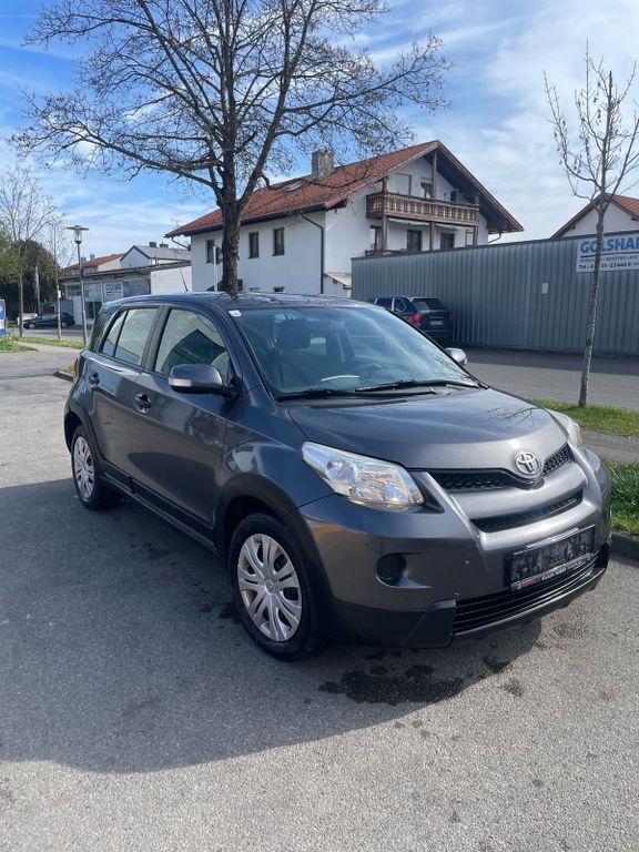 Grau Gebraucht 2009 Toyota Urban Cruiser SUV | 3.599 € (Fairer Preis) - Bild 1/4