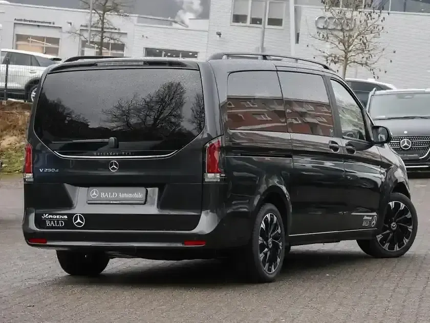 Gebraucht Mercedes V250 Style 190 PS (139 kW) 2026 Graphitgrau metallic Van / Kleinbus