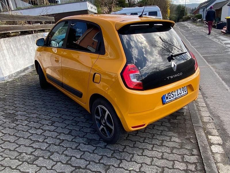 Gebraucht Renault Twingo Intens 73 PS (53 kW) 2019 Gelb Kleinwagen