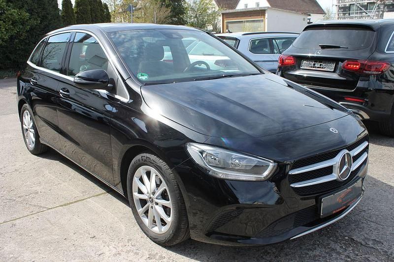 Gebraucht Mercedes B200 150 PS (110 kW) 2020 Schwarz Van / Kleinbus