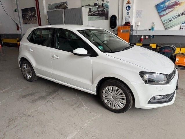 Gebraucht VW Polo Comfortline 75 PS (55 kW) 2016 Weiß Limousine