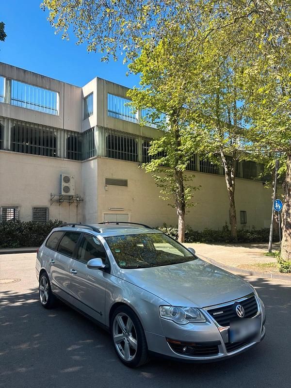 Usado VW Passat 140 HP (102 kW) 2010 Cinzento Sedan