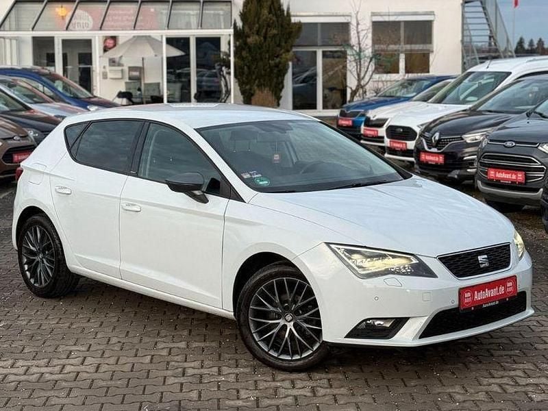 Weiß Gebraucht 2015 Seat Leon CONNECT Limousine | 9.700 € (Fairer Preis) - Bild 1/4