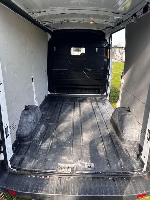 Second-hand Ford Transit 105 CP (77 kW) 2018 Alb Monovolum