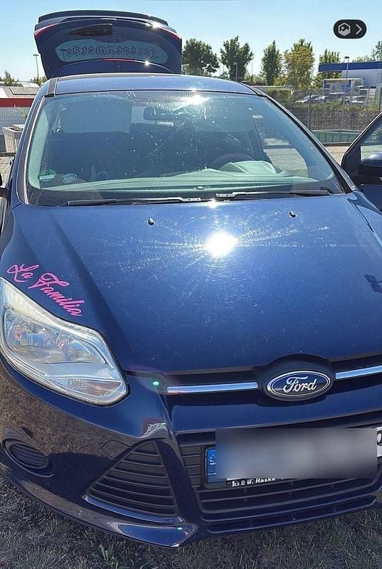 Blau Gebraucht 2012 Ford Focus Trend Kombi | 4.000 € (Etwas zu teuer) - Bild 1/4