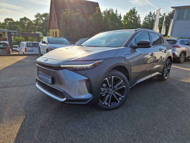 Palladium silber Neu 2025 Toyota bZ4X Lounge SUV | 45.990 € (Teuer) - Bild 1/4
