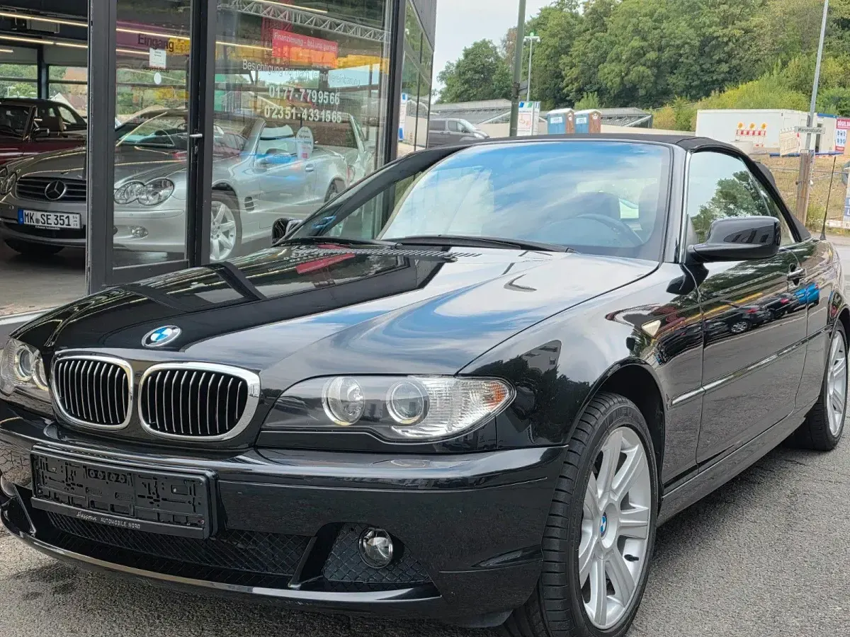 Gebraucht BMW 320 Cabriolet Sport Line 170 PS (125 kW) 2004 Schwarz Cabrio