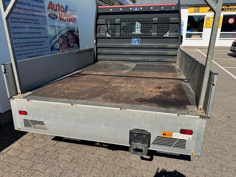 Gebraucht Ford Transit Trend 131 PS (96 kW) 2023 Weiß Limousine