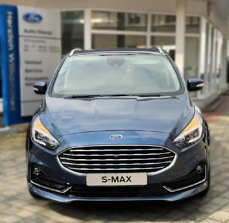 Chromablau metallic Gebraucht 2023 Ford S-MAX Titanium Van / Kleinbus | 36.240 € (Fairer Preis) - Bild 1/4