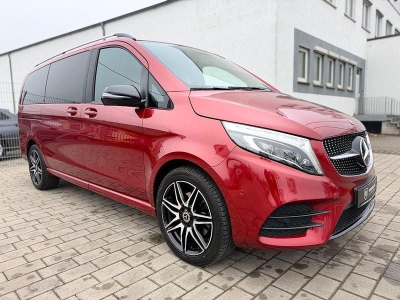 Rot Gebraucht 2021 Mercedes V250 AMG line Van / Kleinbus | 49.770 € (Fairer Preis) - Bild 1/4