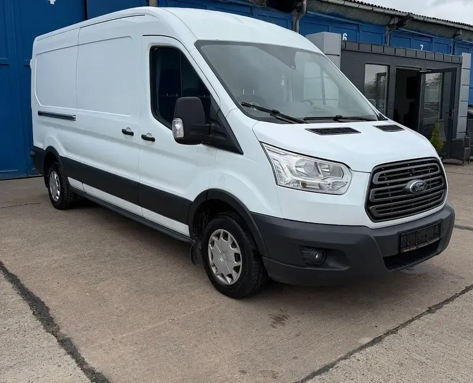 Gebraucht Ford Transit Trend 131 PS (96 kW) 2017 Weiß Van / Kleinbus