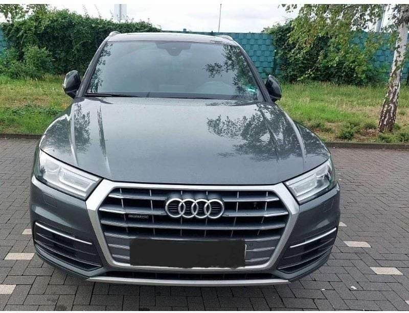 Grau Gebraucht 2019 Audi Q5 Design SUV | 25.400 € (Guter Preis) - Bild 1/4