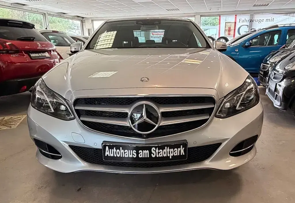 Gebraucht Mercedes E300 Avantgarde 231 PS (169 kW) 2015 Silber Limousine