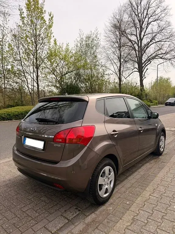 Gebraucht Kia Venga DREAM-TEAM Edition 90 PS (66 kW) 2015 Braun Kleinwagen