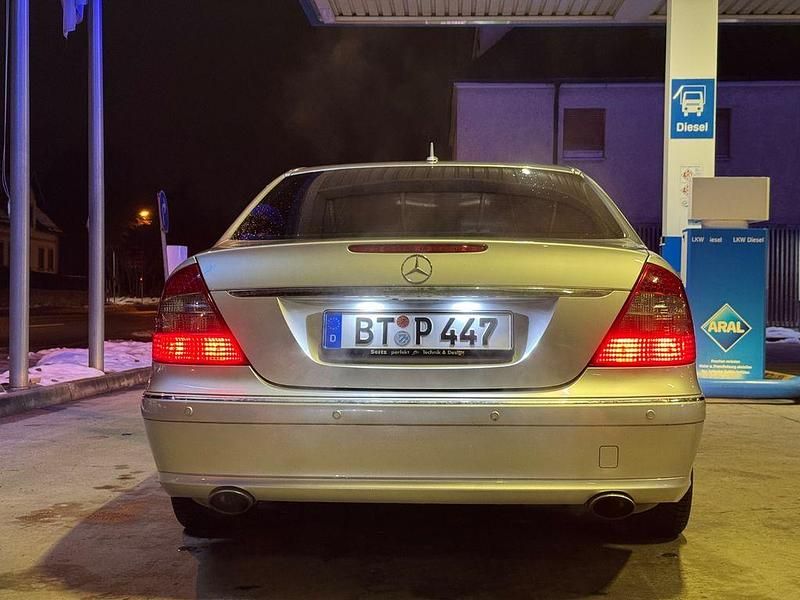 Gebraucht Mercedes E280 Avantgarde 231 PS (169 kW) 2006 Silber Limousine