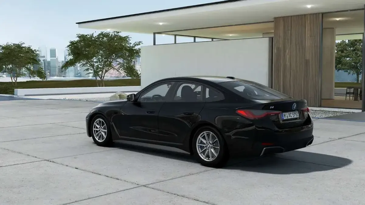 Neu BMW i4 Sport Line 294 kW (401 PS) 2025 Schwarz uni Limousine