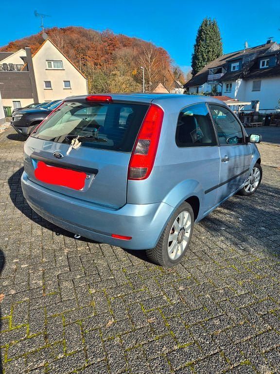 Gebraucht Ford Fiesta 80 PS (58 kW) 2004 Blau Limousine
