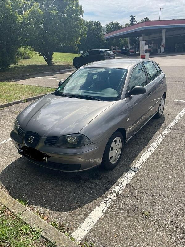 Grau Gebraucht 2004 Seat Ibiza Fresh Kleinwagen | 1.500 € (Fairer Preis) - Bild 1/4