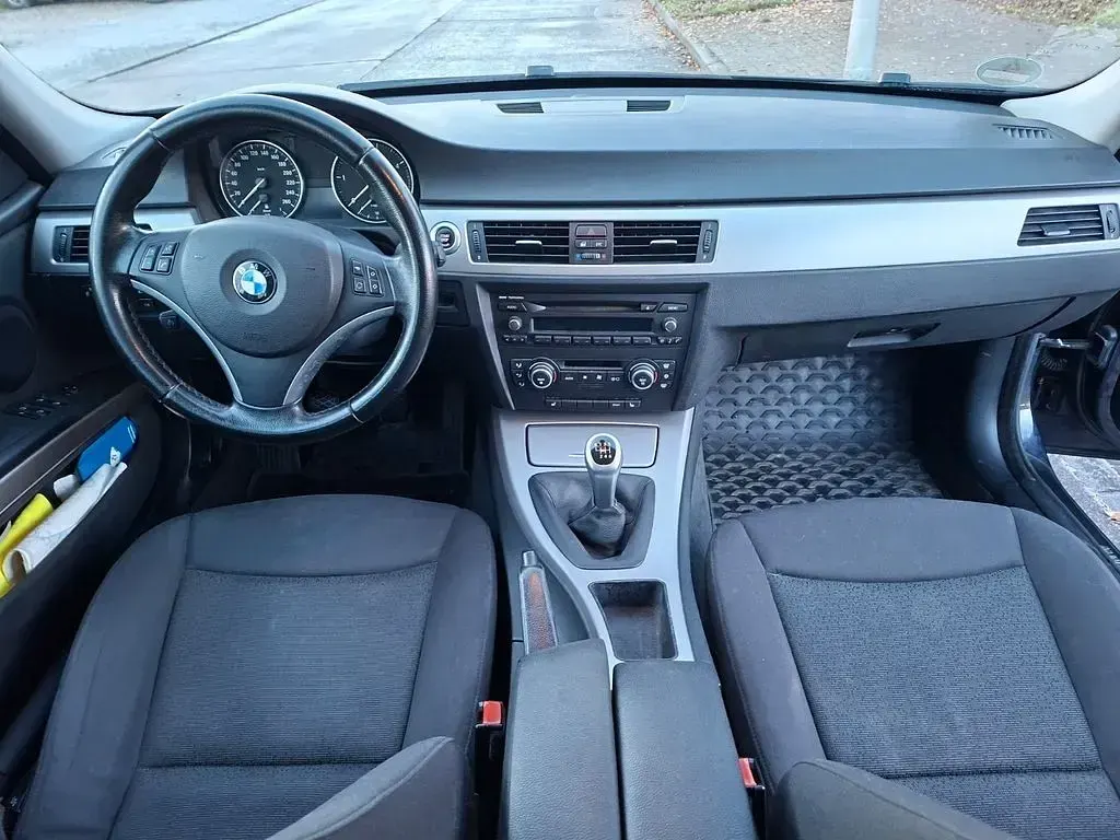 Gebraucht BMW 318 143 PS (105 kW) 2008 Blau Limousine