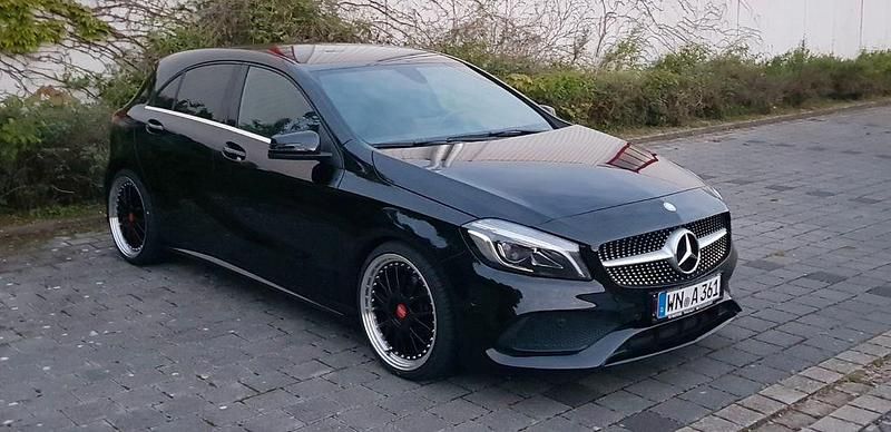Gebraucht Mercedes A200 AMG line 156 PS (114 kW) 2016 Schwarz Limousine
