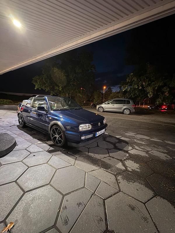 Blau Gebraucht 1996 VW Golf Cabriolet Cabrio | 3.000 € - Bild 1/3