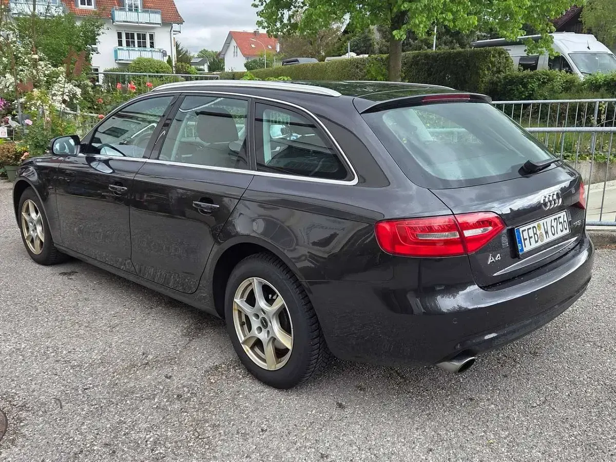 Gebraucht Audi A4 170 PS (125 kW) 2012 Grau Kombi