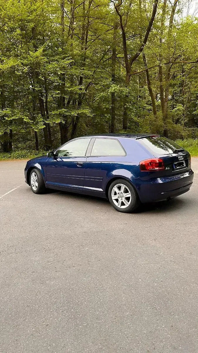 Gebraucht Audi A3 Attraction 105 PS (77 kW) 2012 Blau Kleinwagen