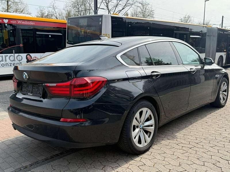 Gebraucht BMW 520 184 PS (135 kW) 2016 Black sapphire metallic Limousine